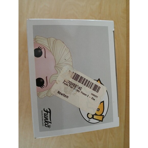 Funko Pop Disney Frozen Elsa Box #581 Collectible Toy Gift for Girls - Picture 5 of 7